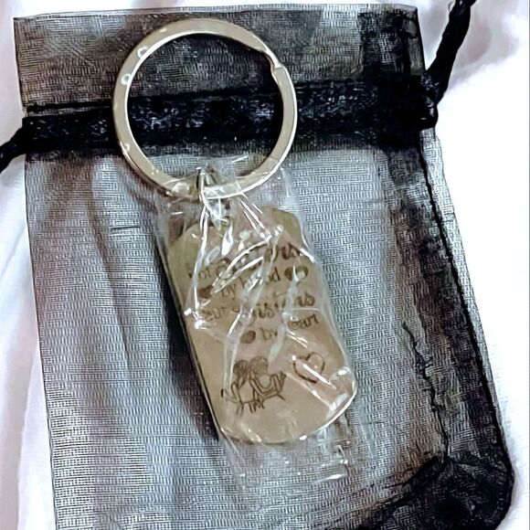 STAINLESS STEEL (NOT SISTER'S BY BLOOD BUT SISTERS BY HEART) KEYCHAIN - Picture 5 of 5